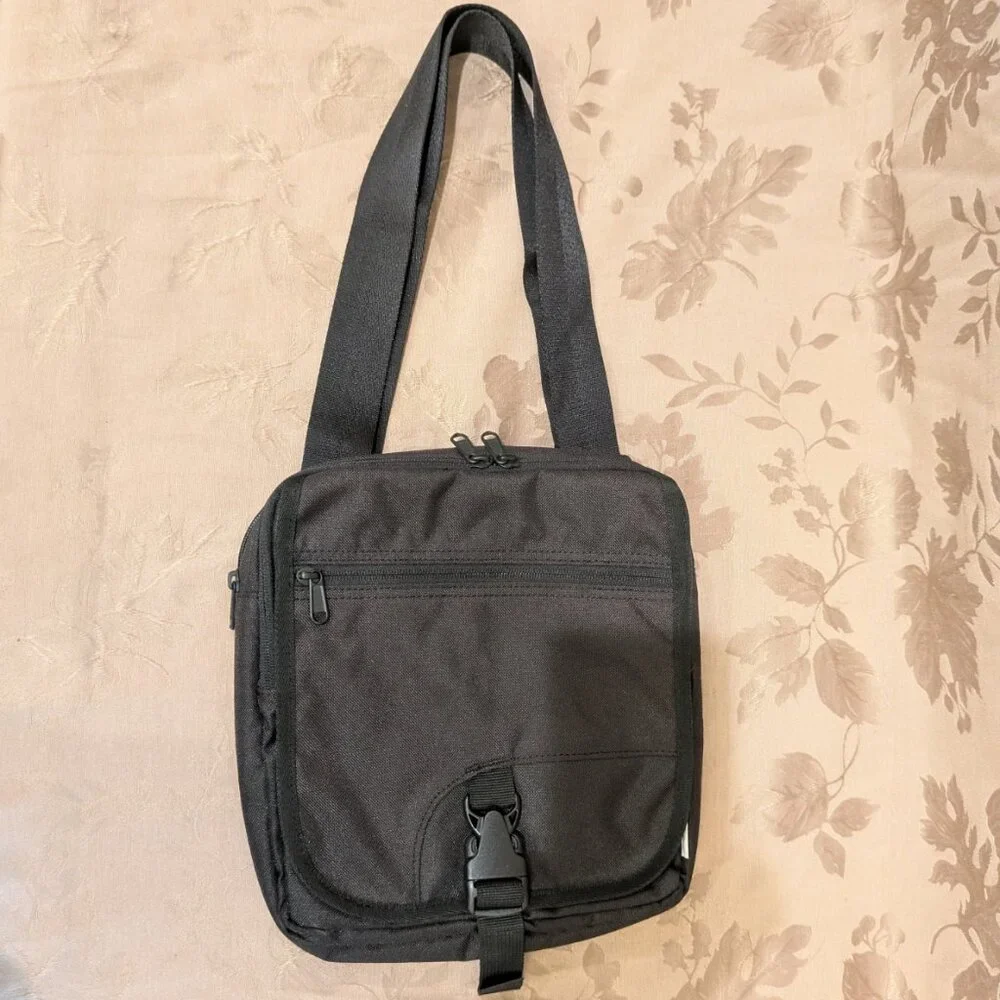 Eddie Bauer Crossbody Connect Tech Travel Day Bag, Gently Used! EUC